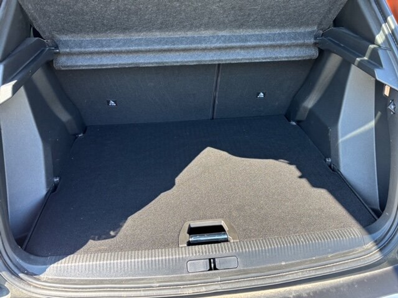 Peugeot e-2008 e-2008 Allure Pack +180°Kamera+Klimaautomatik+ — photo 14