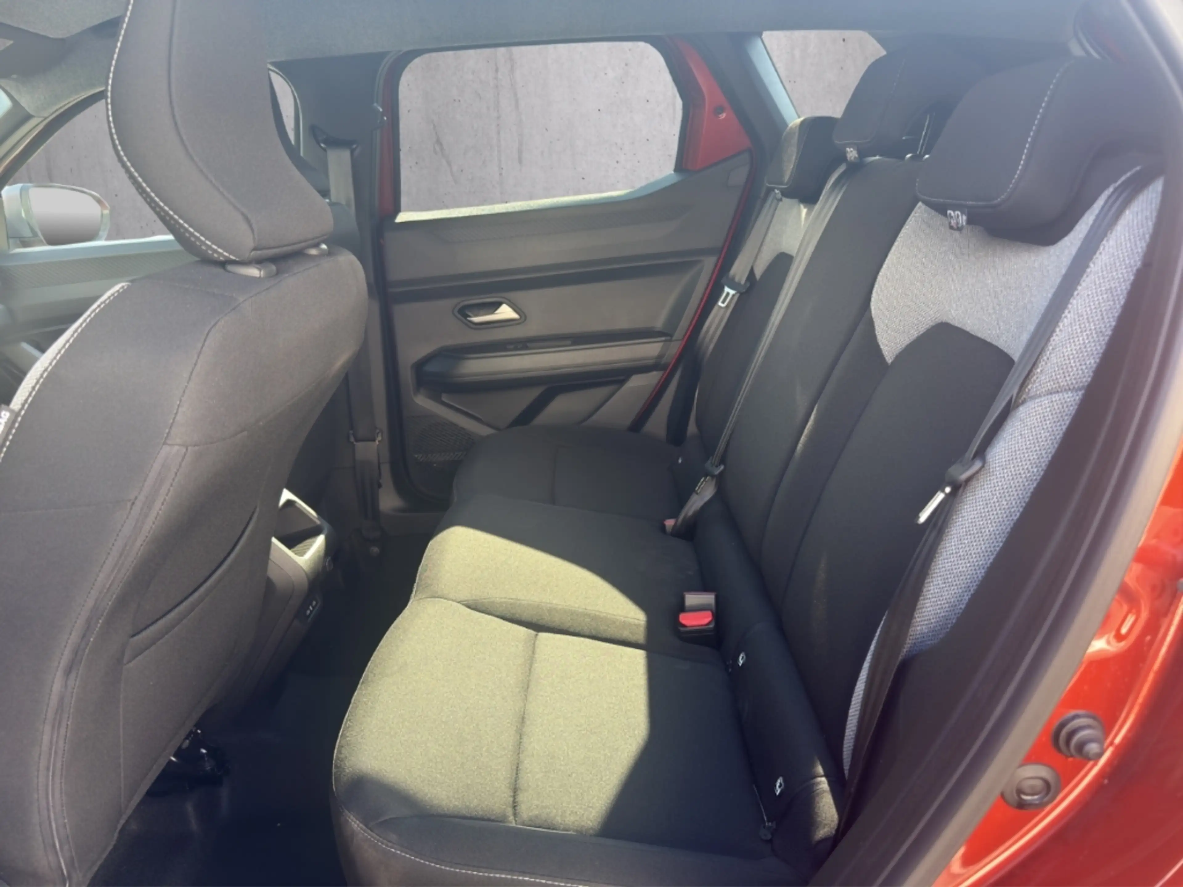 Dacia Duster III Mild Hybrid 140 Journey Navi Digitales Cockpit — photo 12