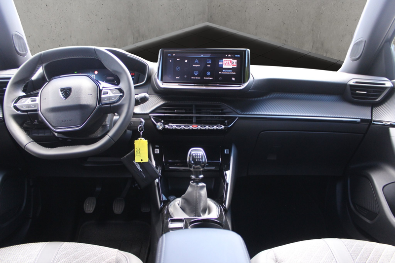 Peugeot 2008 PureTech 100 Allure — photo 7