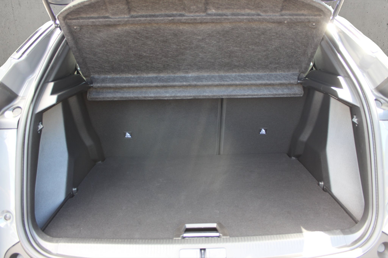 Peugeot 2008 PureTech 100 Allure — photo 10