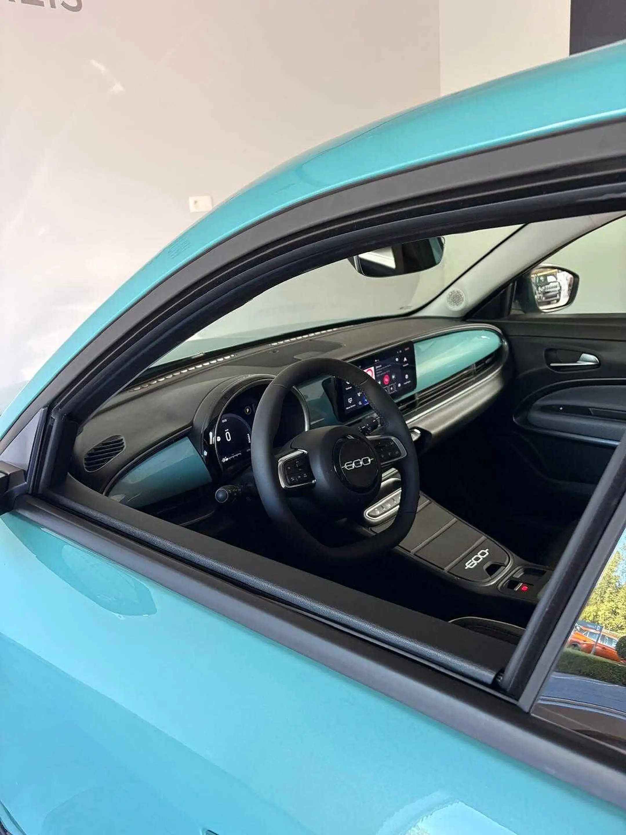 Fiat 600 HYBRID ICON  *GPS, PARKS V+A+CAM* — photo 6