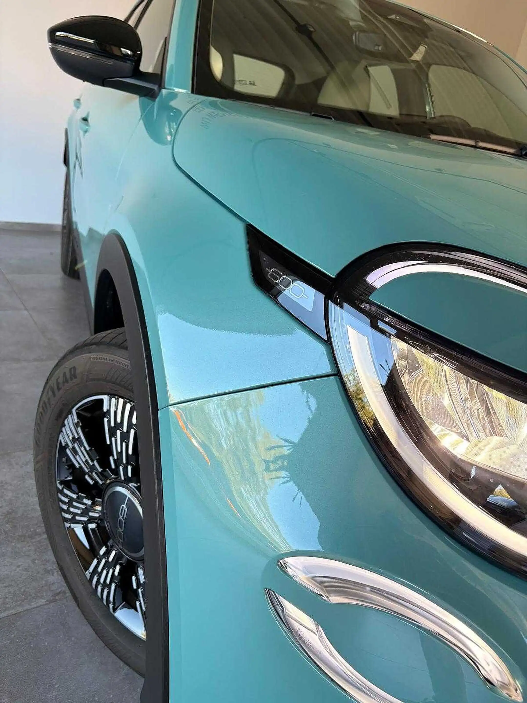 Fiat 600 HYBRID ICON  *GPS, PARKS V+A+CAM* — photo 2