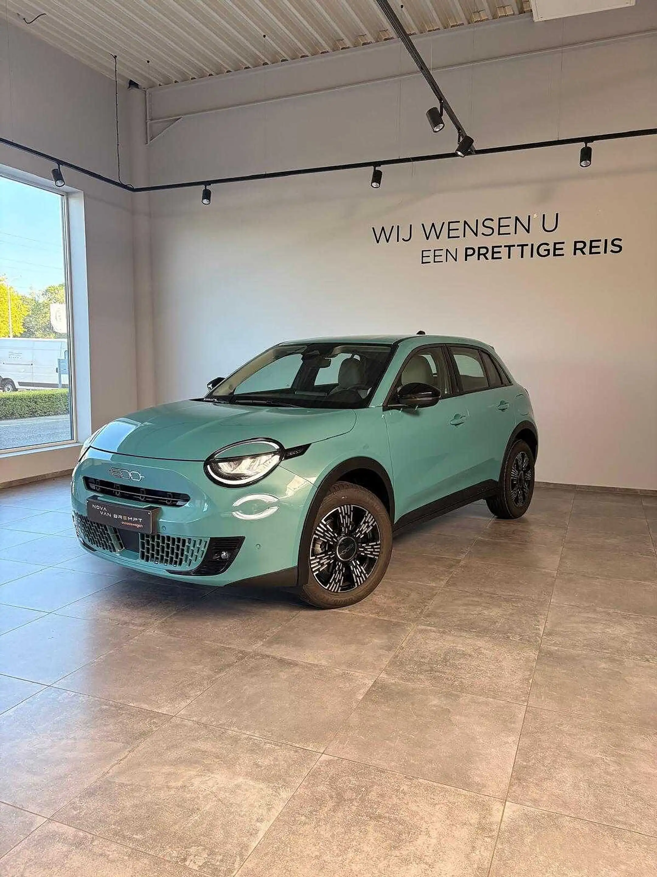 Fiat 600 HYBRID ICON  *GPS, PARKS V+A+CAM*
