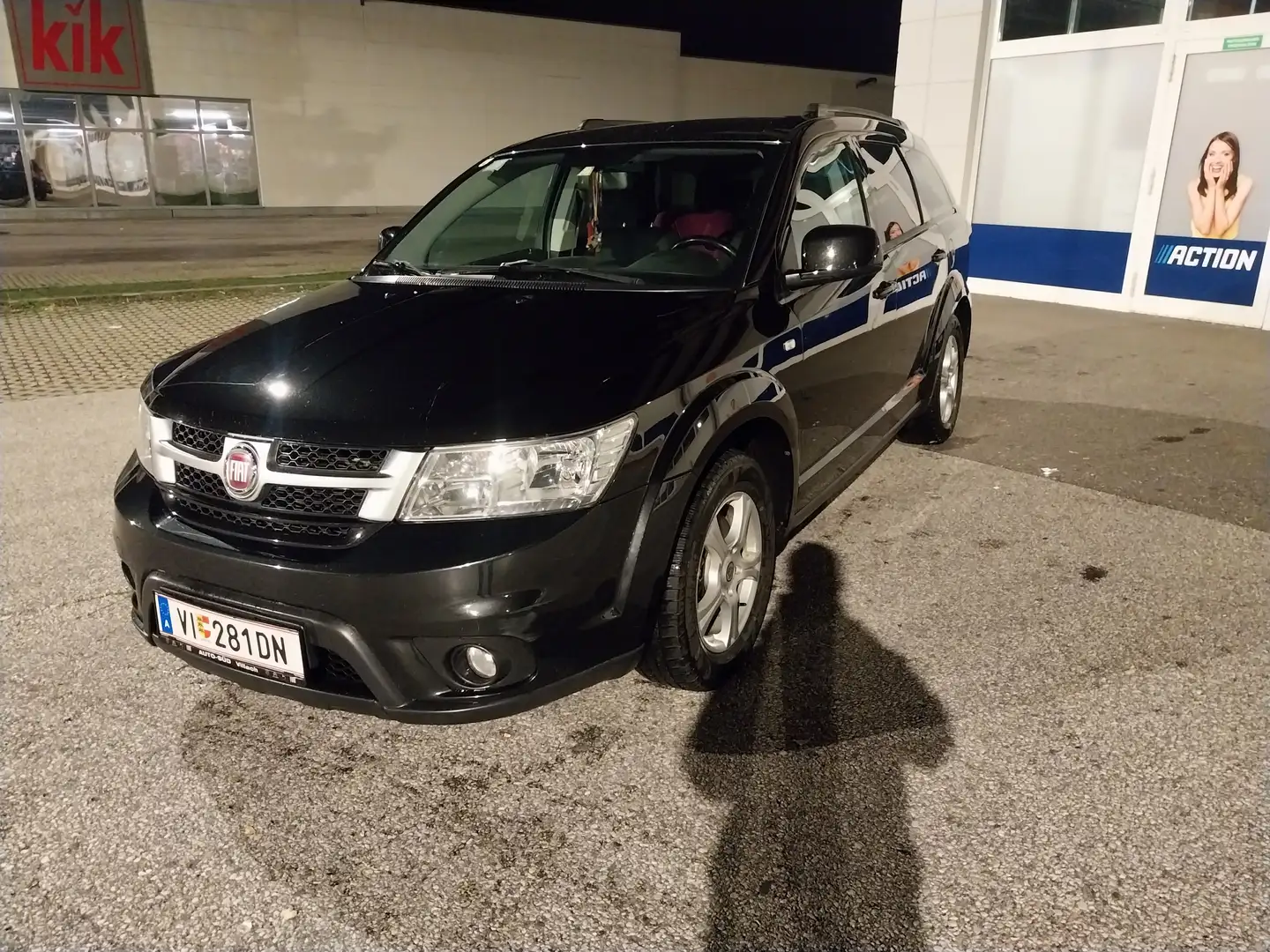 Fiat Freemont 2,0 Multijet II 140 Lounge Schwarz - 1