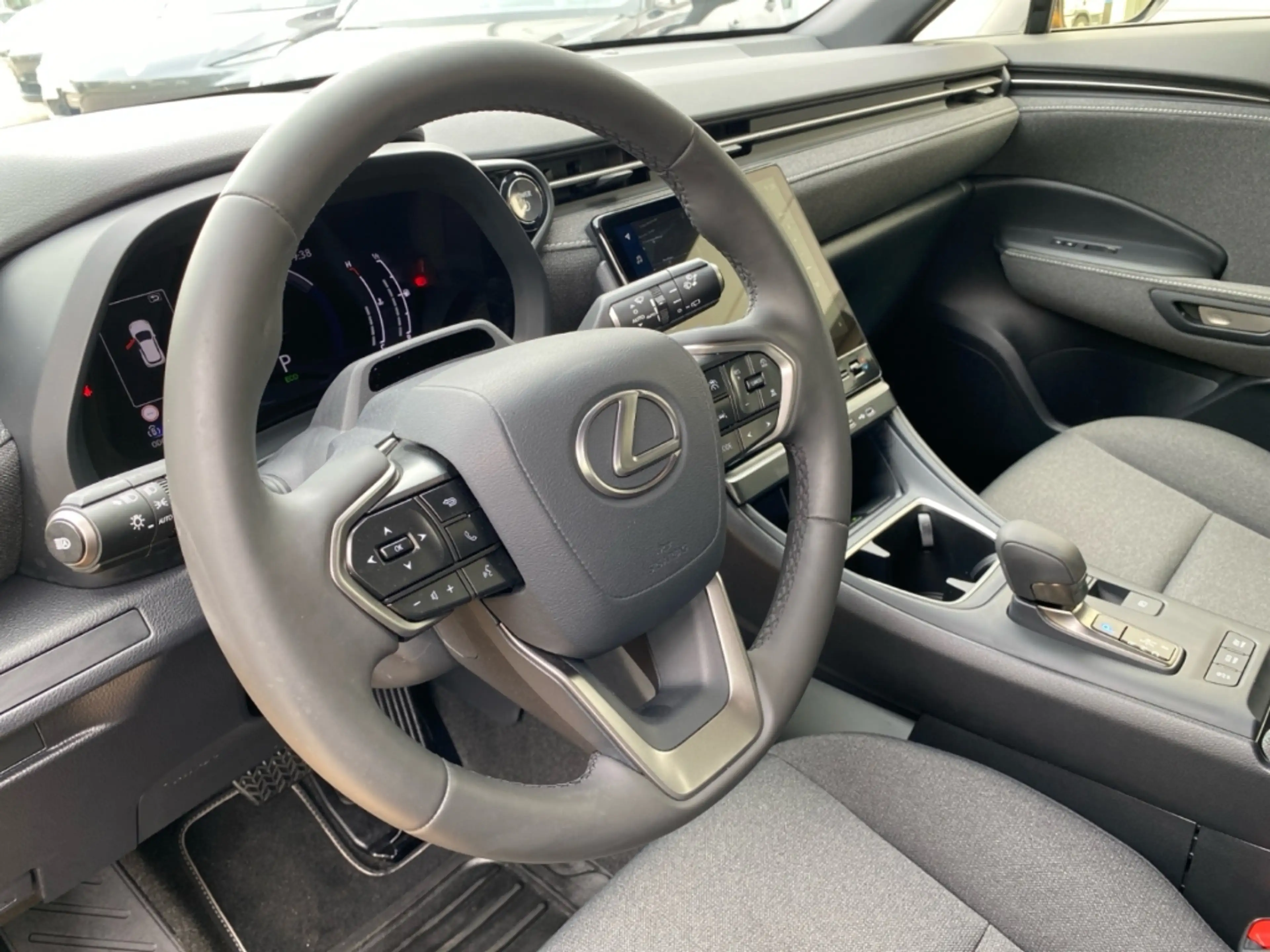 Lexus LBX FWD *LED*SHZ*CarPlay*Kamera*SmartKey*ACC*PDC* — photo 13