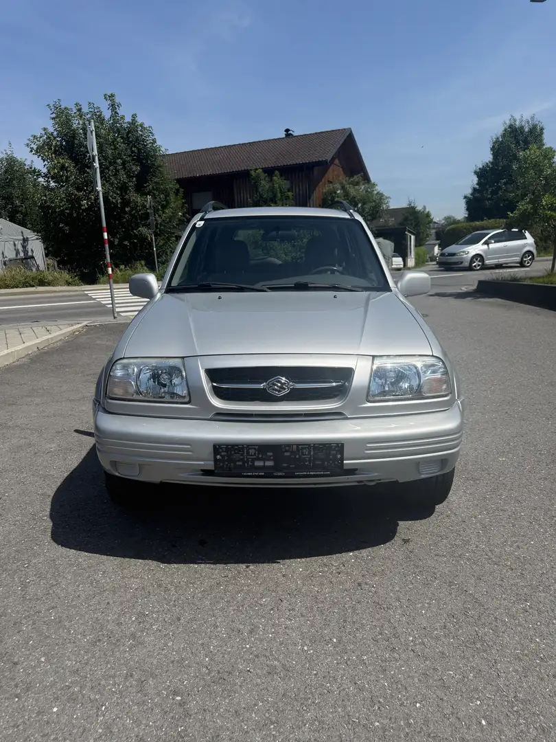 Suzuki Grand Vitara 2.5 V6 Silber - 2