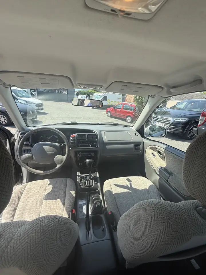 Suzuki Grand Vitara 2.5 V6, foto 9
