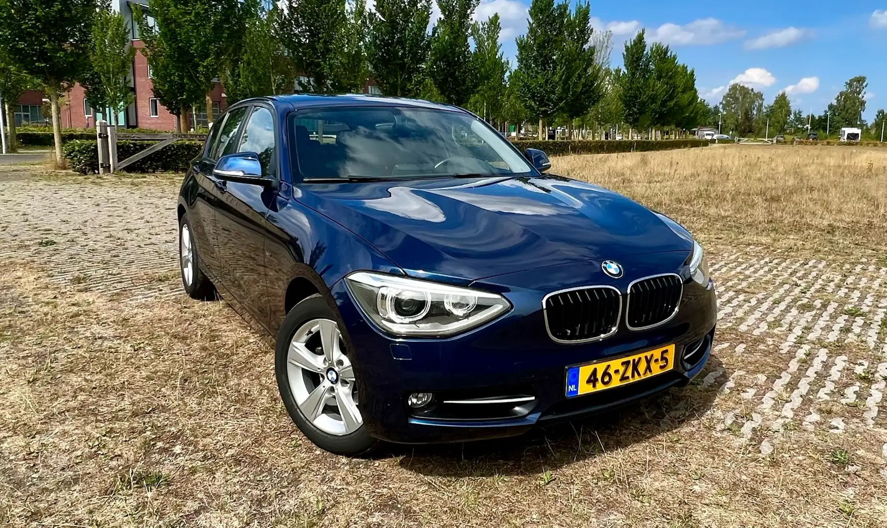 BMW 116 i Upgrade Edition Blauw - 1