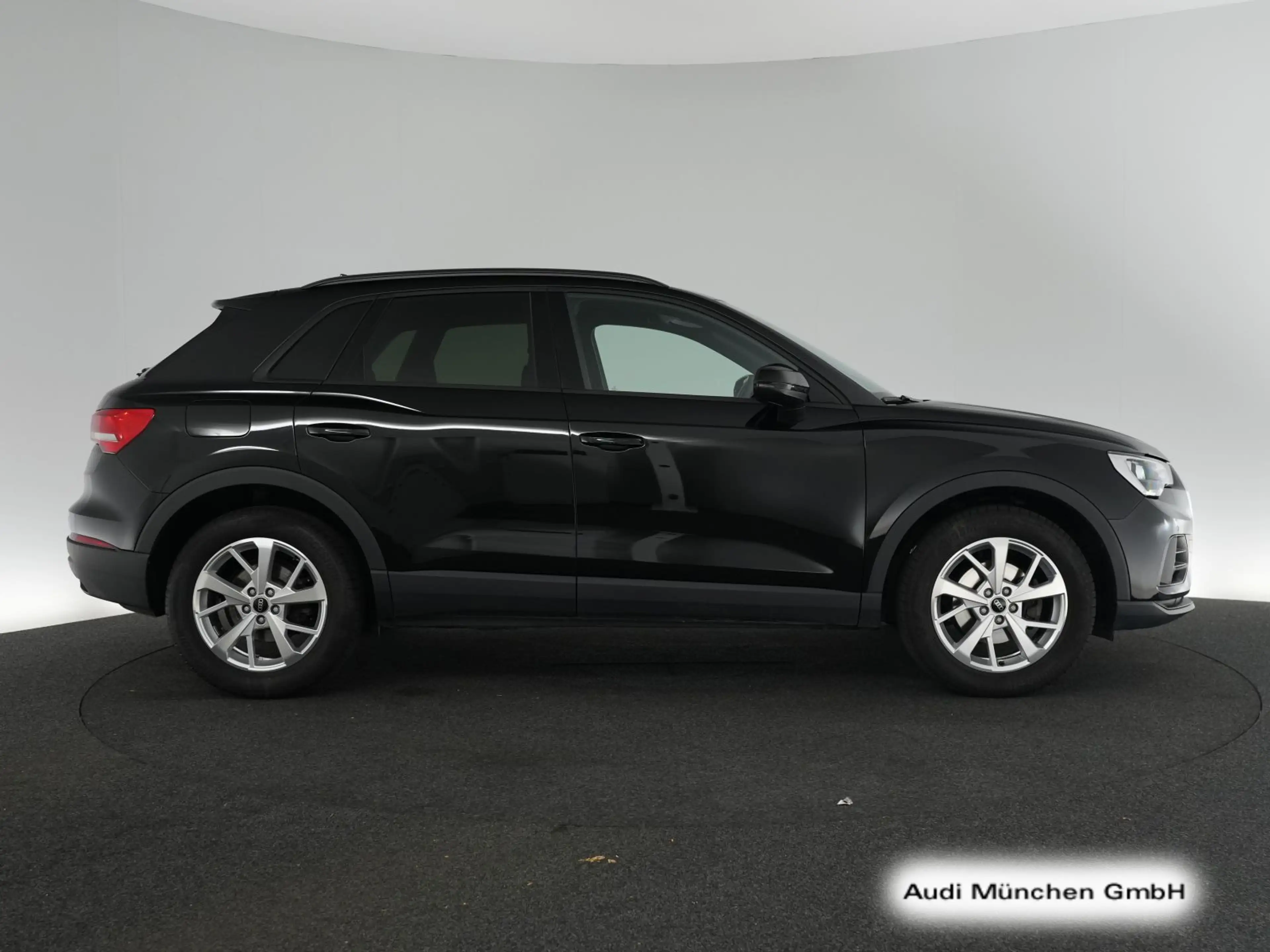 Audi Q3 35 TFSI S tronic Kamera/Navi+ — photo 7