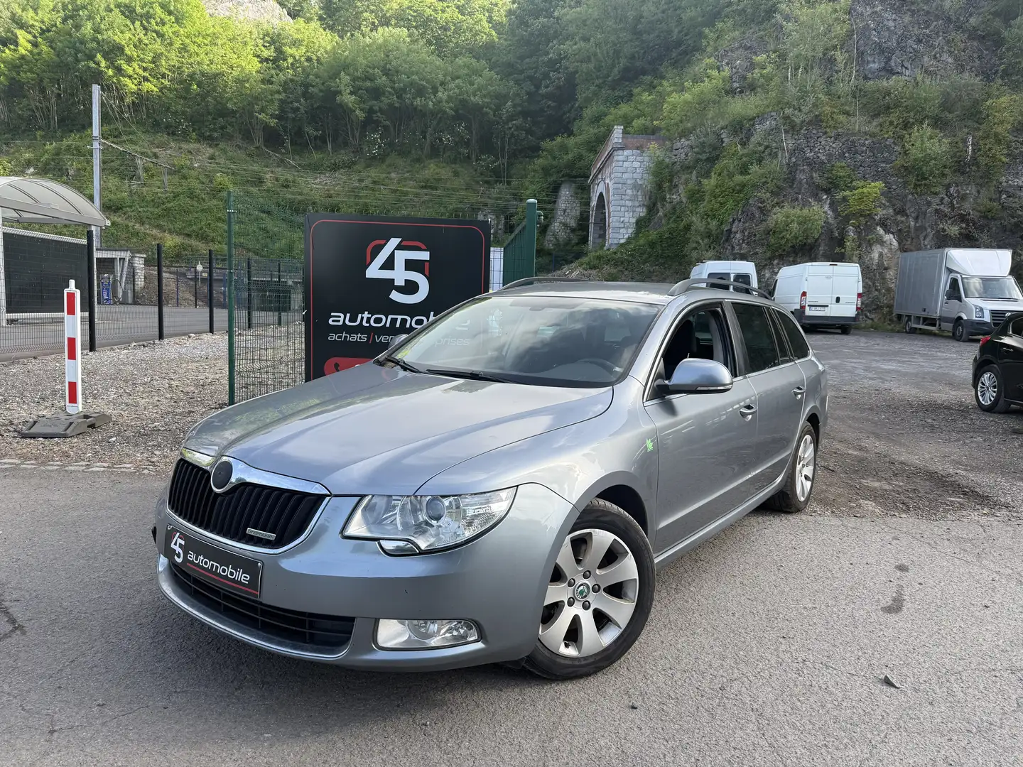 Skoda Superb SW 1.6 CR TDi  - carnet complet - 1