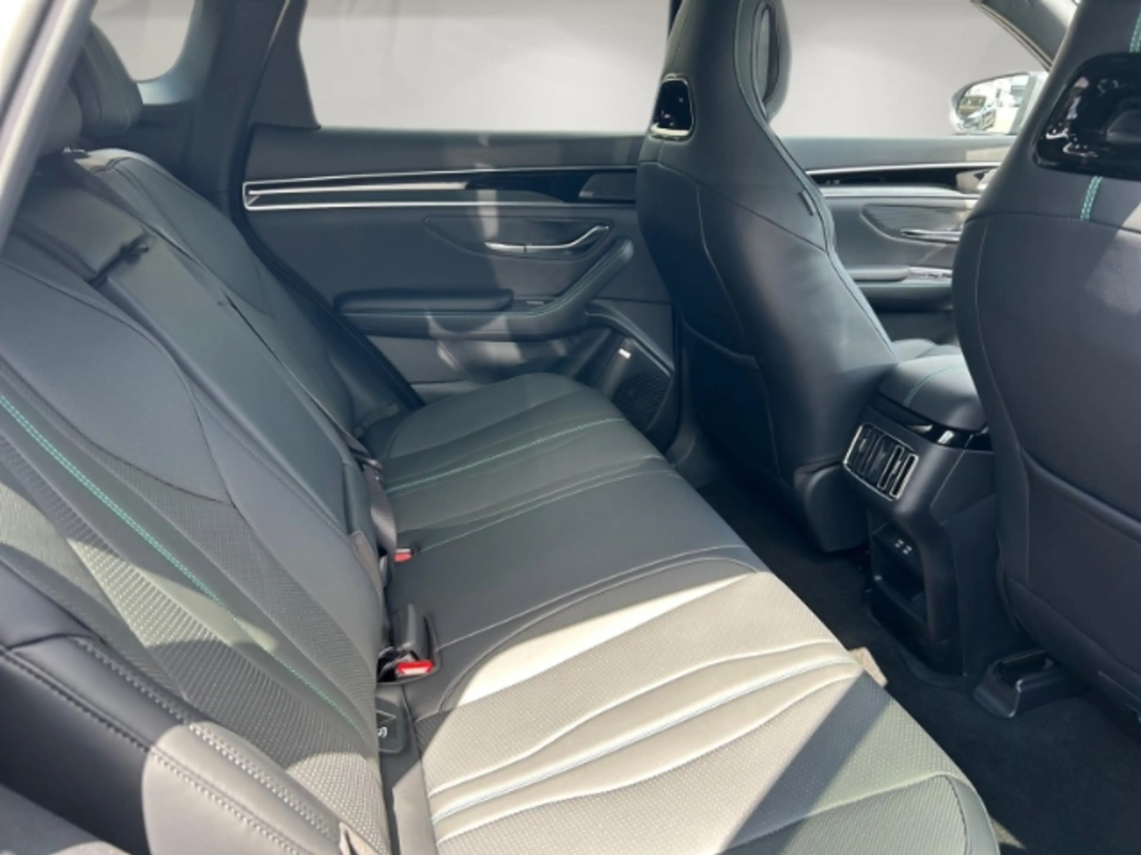 BYD Seal U 1.5 Design AWD (238 kW 324 PS) — photo 15