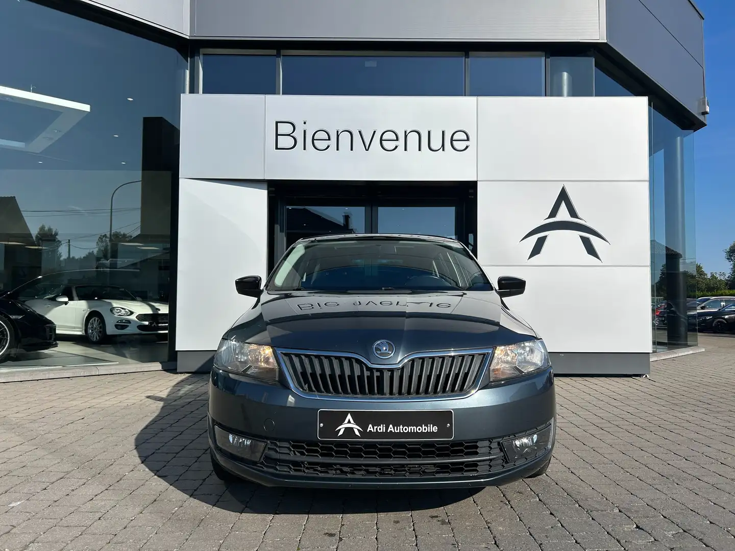 Skoda Rapid/Spaceback 1.2 TSI *TOIT PANO*GPS*AIRCO*1ER PROPRIO*GARANTIE* Grijs - 2