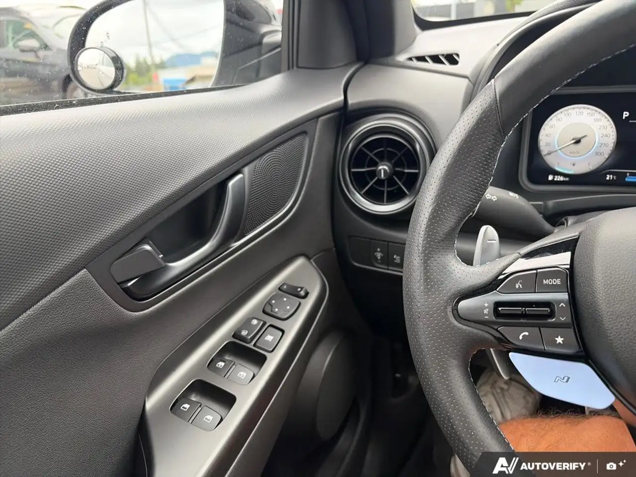 Hyundai KONA снимка Hyundai KONA
