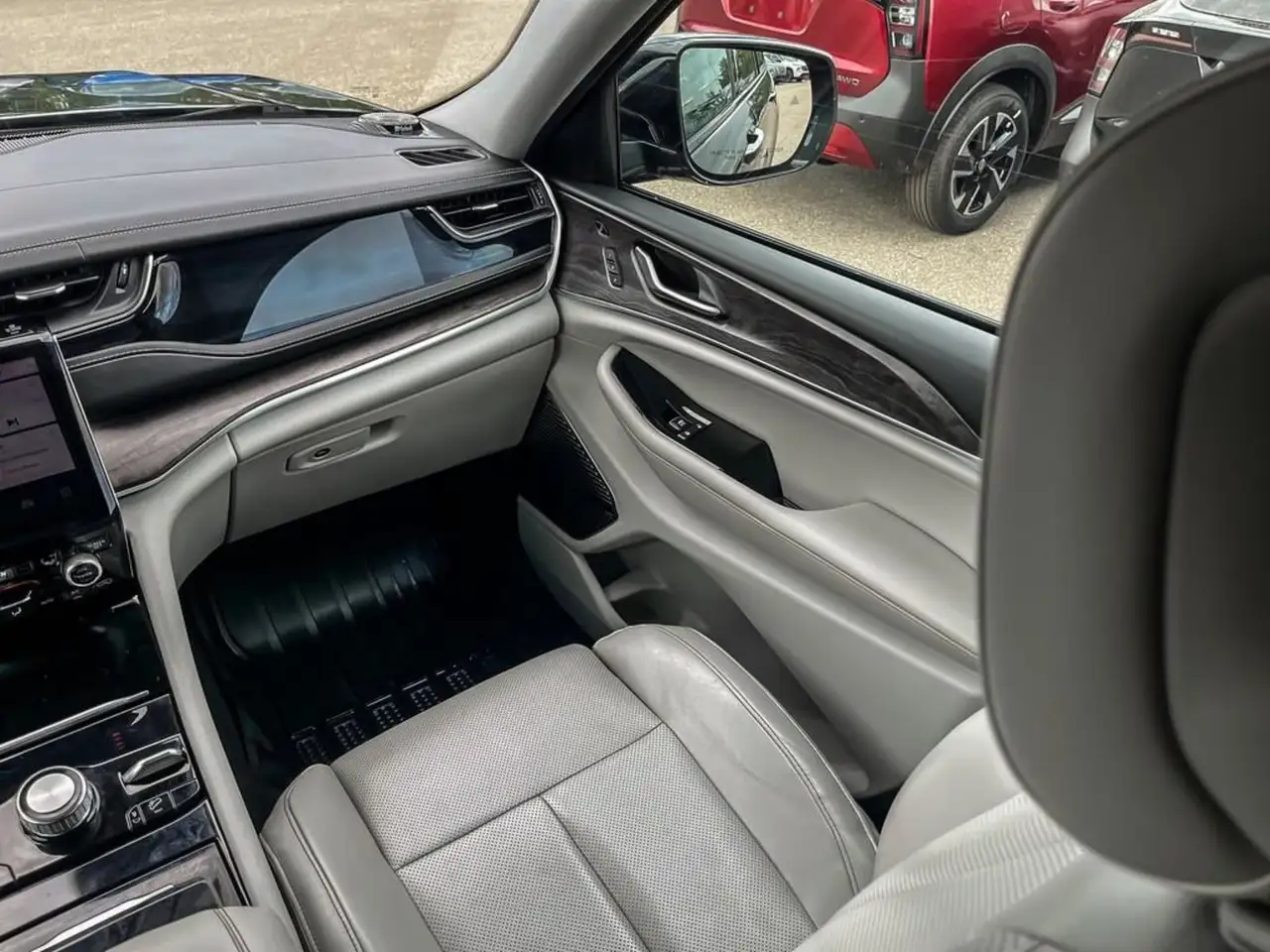 Jeep Grand Cherokee снимка Jeep Grand Cherokee
