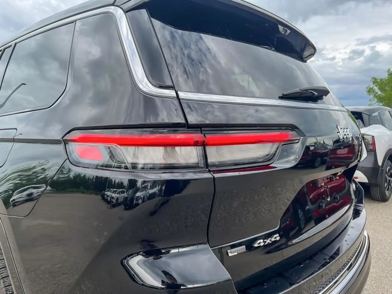 Jeep Grand Cherokee снимка Jeep Grand Cherokee