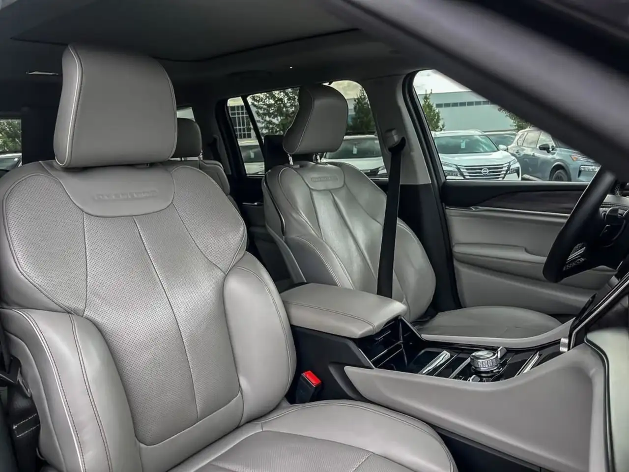Jeep Grand Cherokee снимка Jeep Grand Cherokee