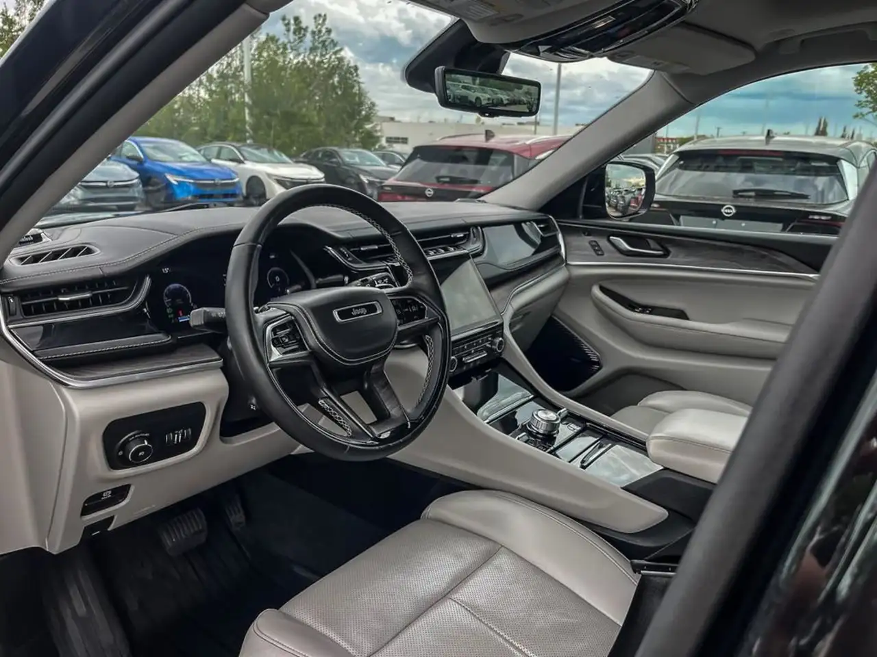 Jeep Grand Cherokee снимка Jeep Grand Cherokee