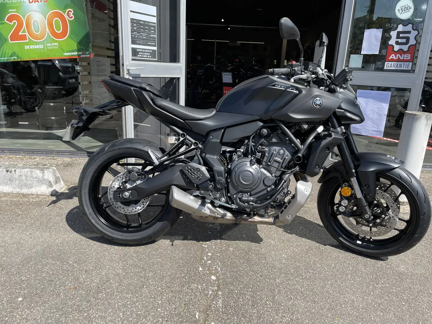 Yamaha MT-07 Noir - 1