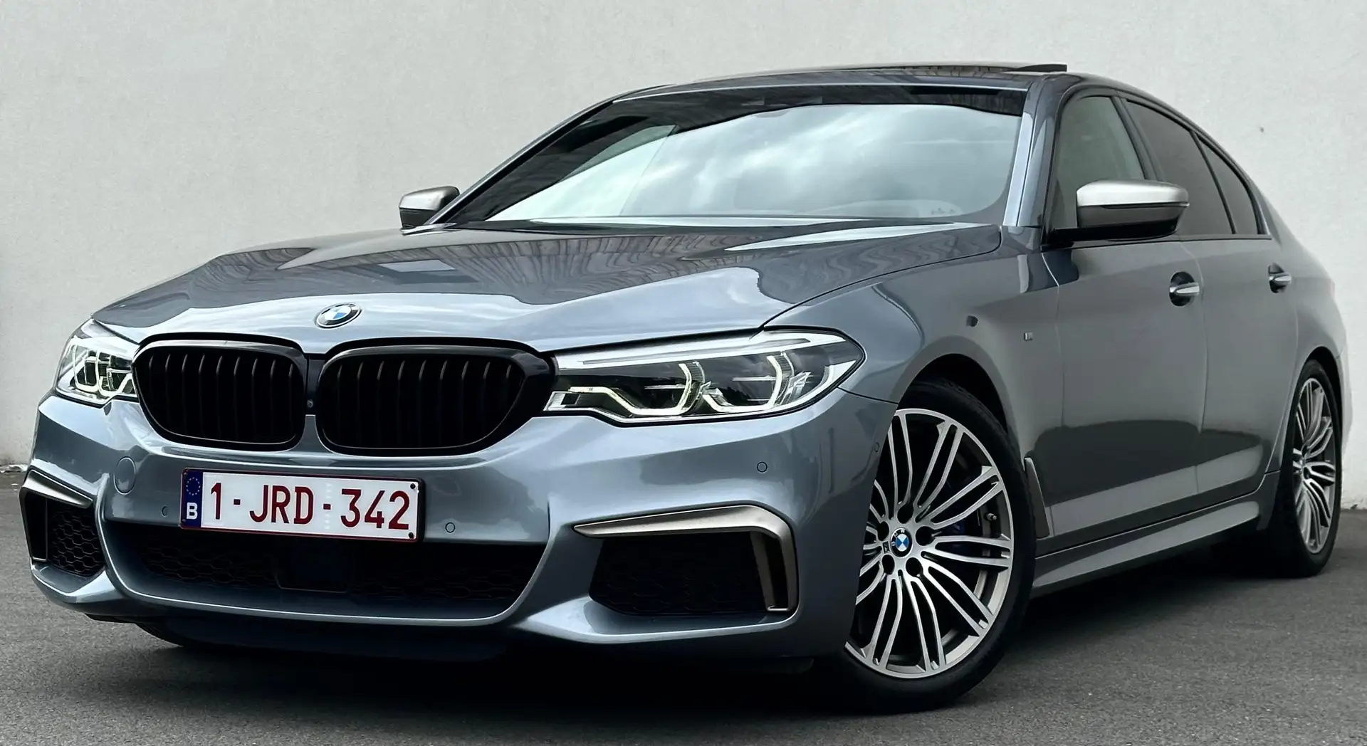BMW M550 D xdrive Gri - 2