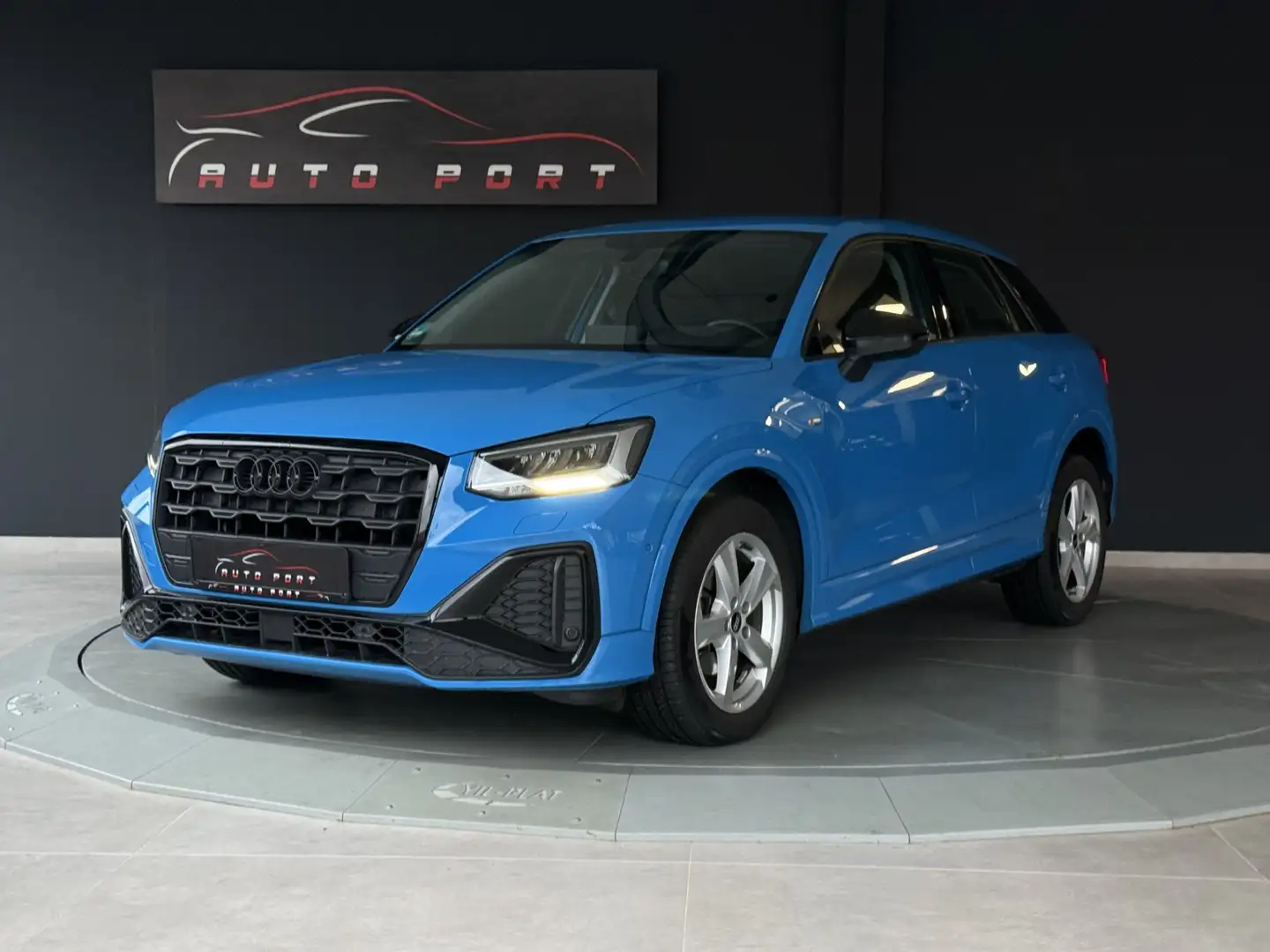 Audi Q2 30 TDI S line *LED*BLACK*KAMERA*TEMP*SZHZG* Bleu - 1