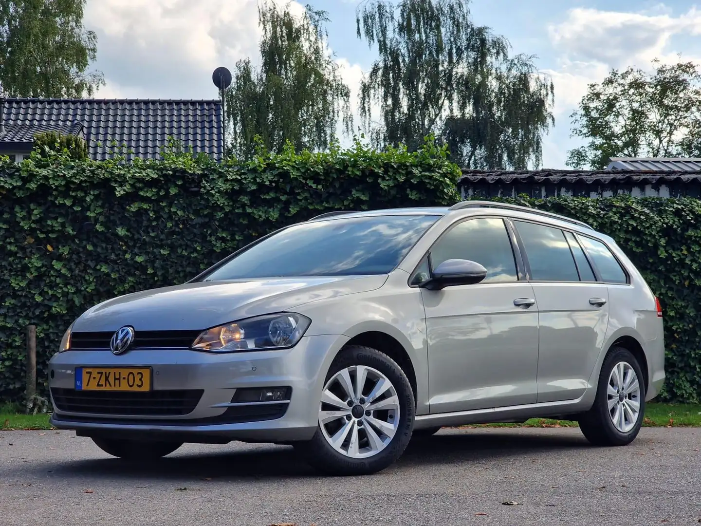 Volkswagen Golf Variant 1.2 TSI Comfortline APK 24-01-2026 I Handelsprijs Gris - 1
