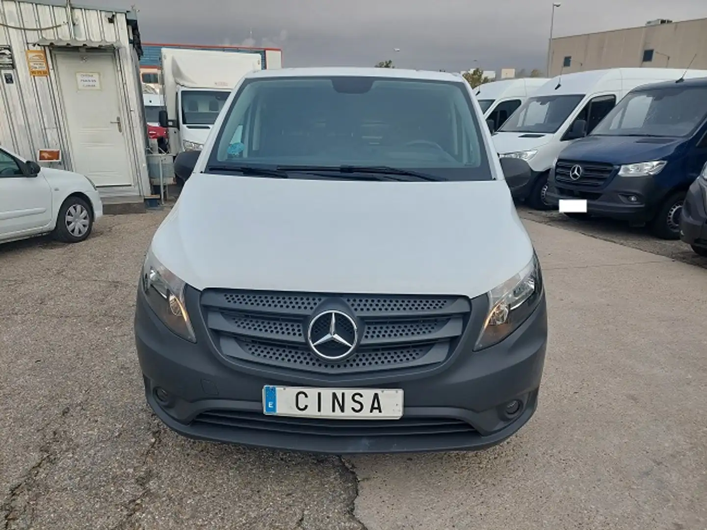 Mercedes-Benz Vito Furgón 110CDI tD Base Larga Blanco - 2