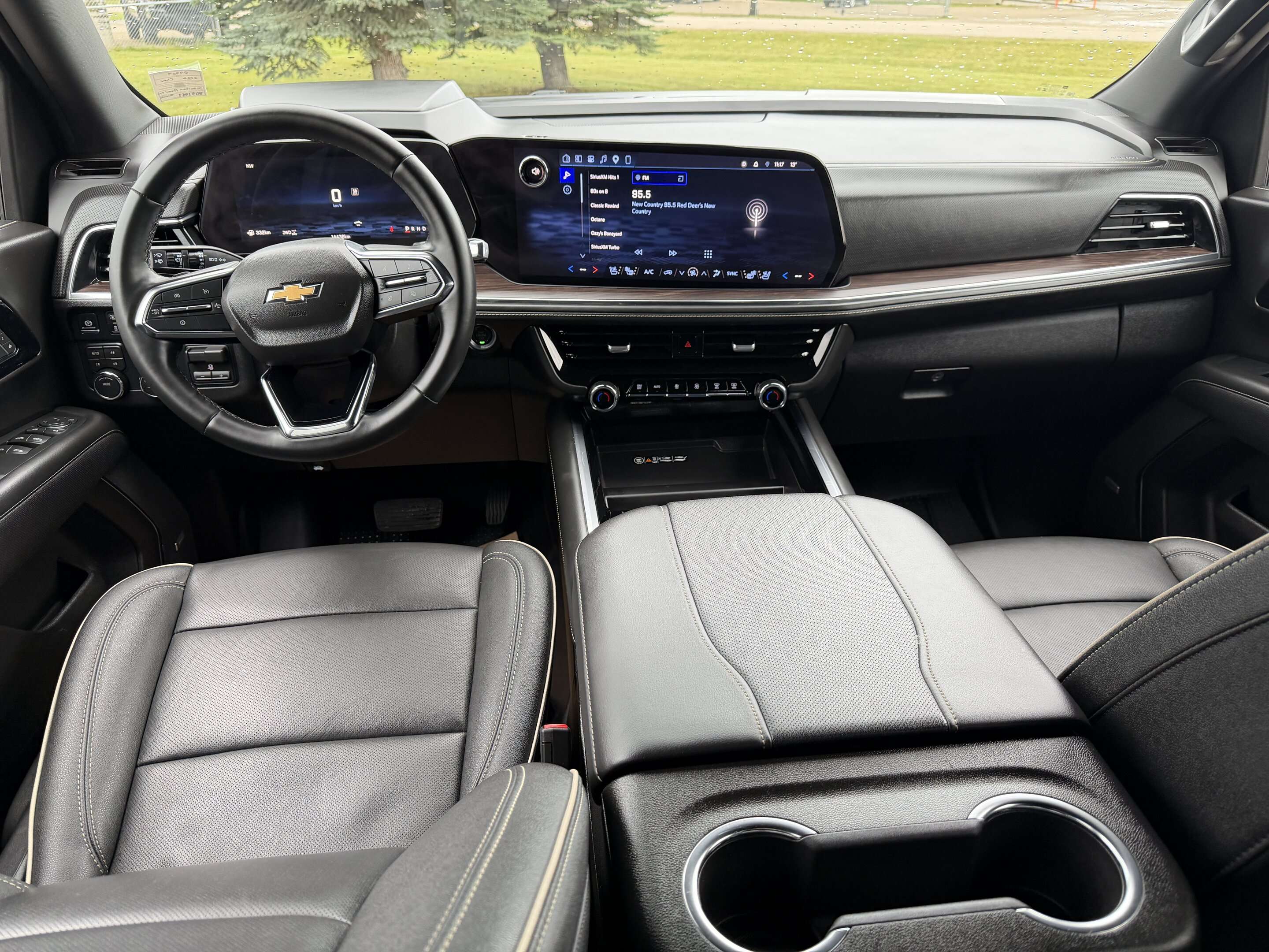 2026 Chevrolet Suburban Premier Diesel Tech/Ent Pkg — снимка 1