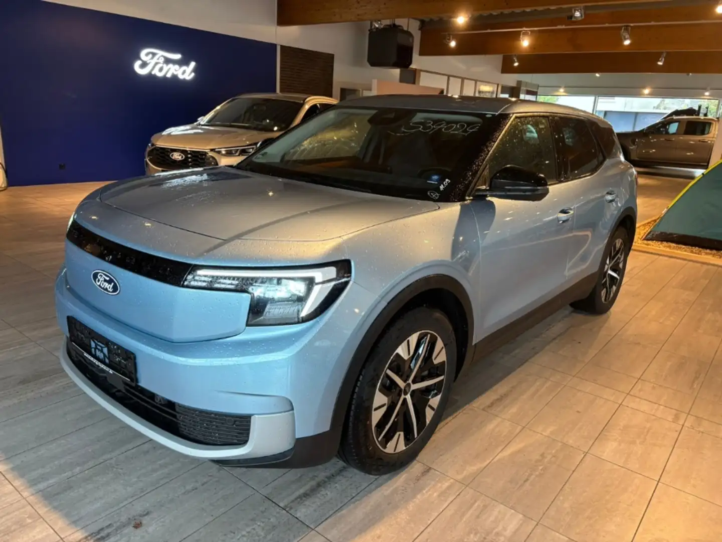 Ford Explorer BEV EXTENDED RANGE 77KW H NAVI / LED / ACC / WÄRME Blauw - 2