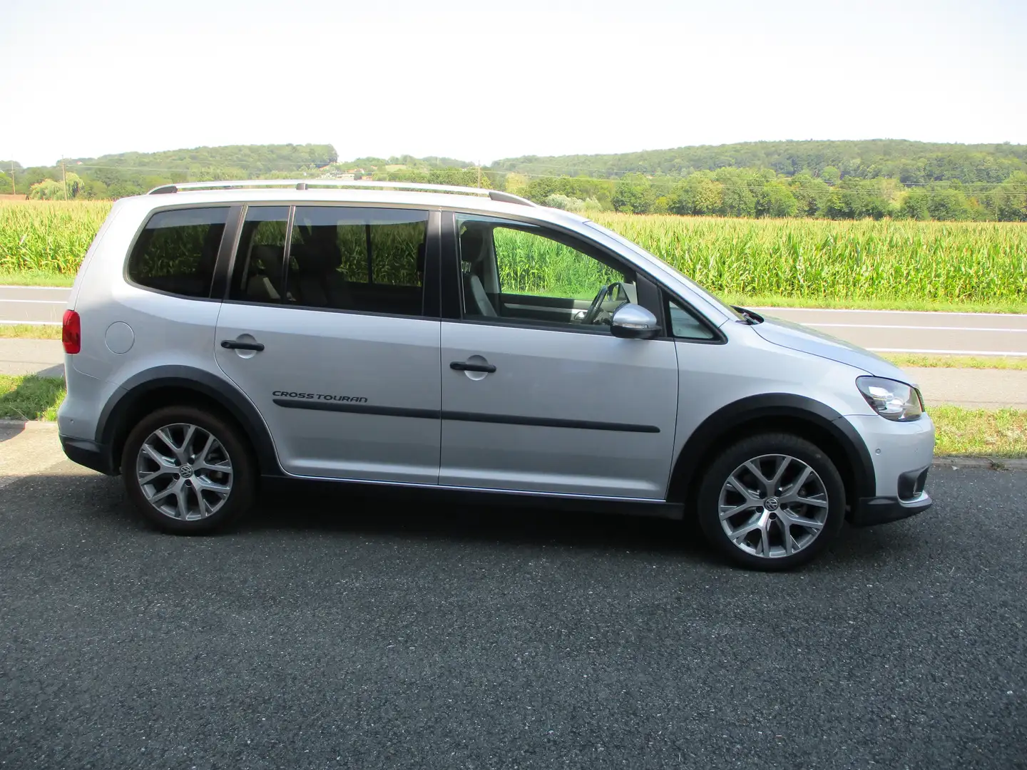 Volkswagen Touran CrossTouran Grau - 2