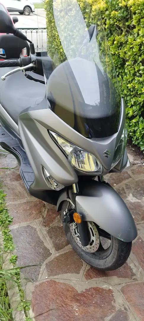 Suzuki Burgman 200 Abs Gris - 1