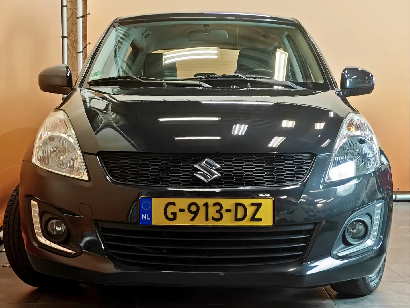 Suzuki Swift 1.2 Bandit EASSS lmv | achterspoiler 4x nw all wea Zwart - 2