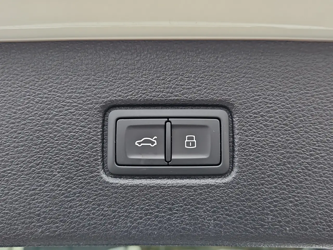 Audi Q7 50 TDI tiptronic quattro S line NaviPlus Matrix... 16