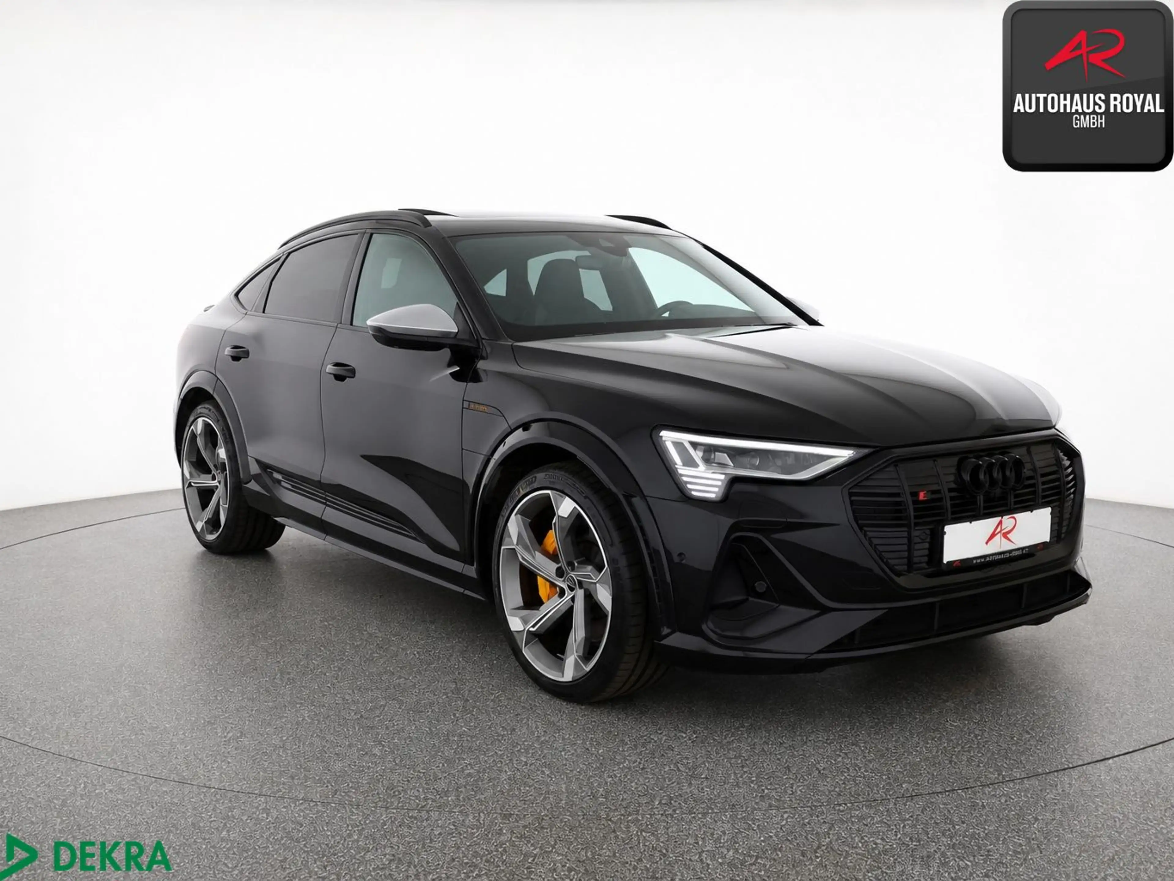 Audi e-tron S qu NACHTSICHT,S-SITZE,B+O,LUFT,360°,HUD — photo 7