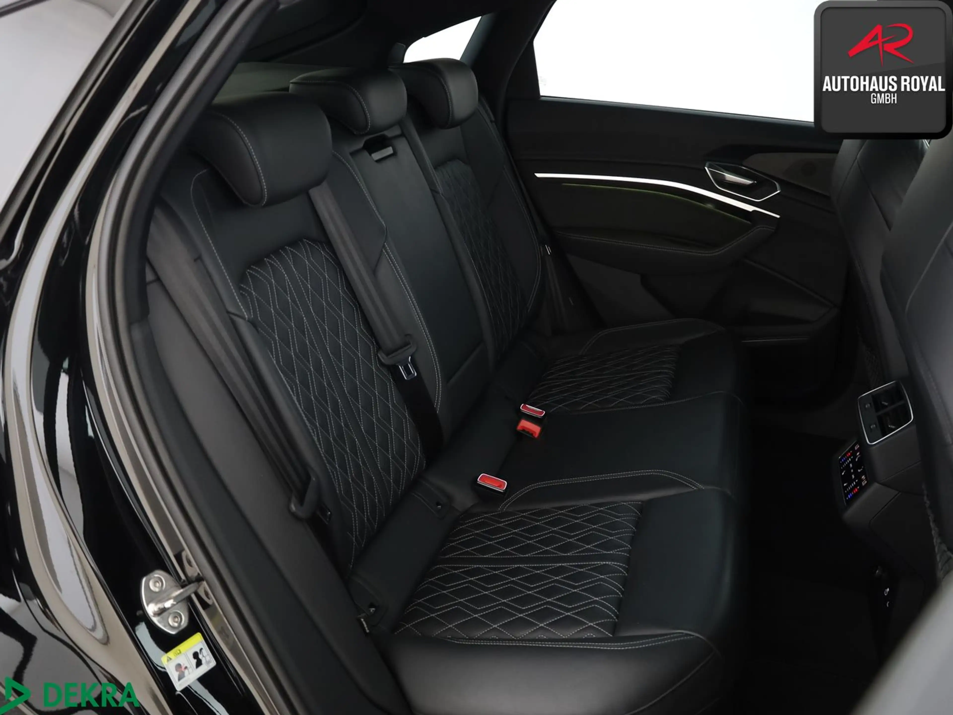 Audi e-tron S qu NACHTSICHT,S-SITZE,B+O,LUFT,360°,HUD — photo 13