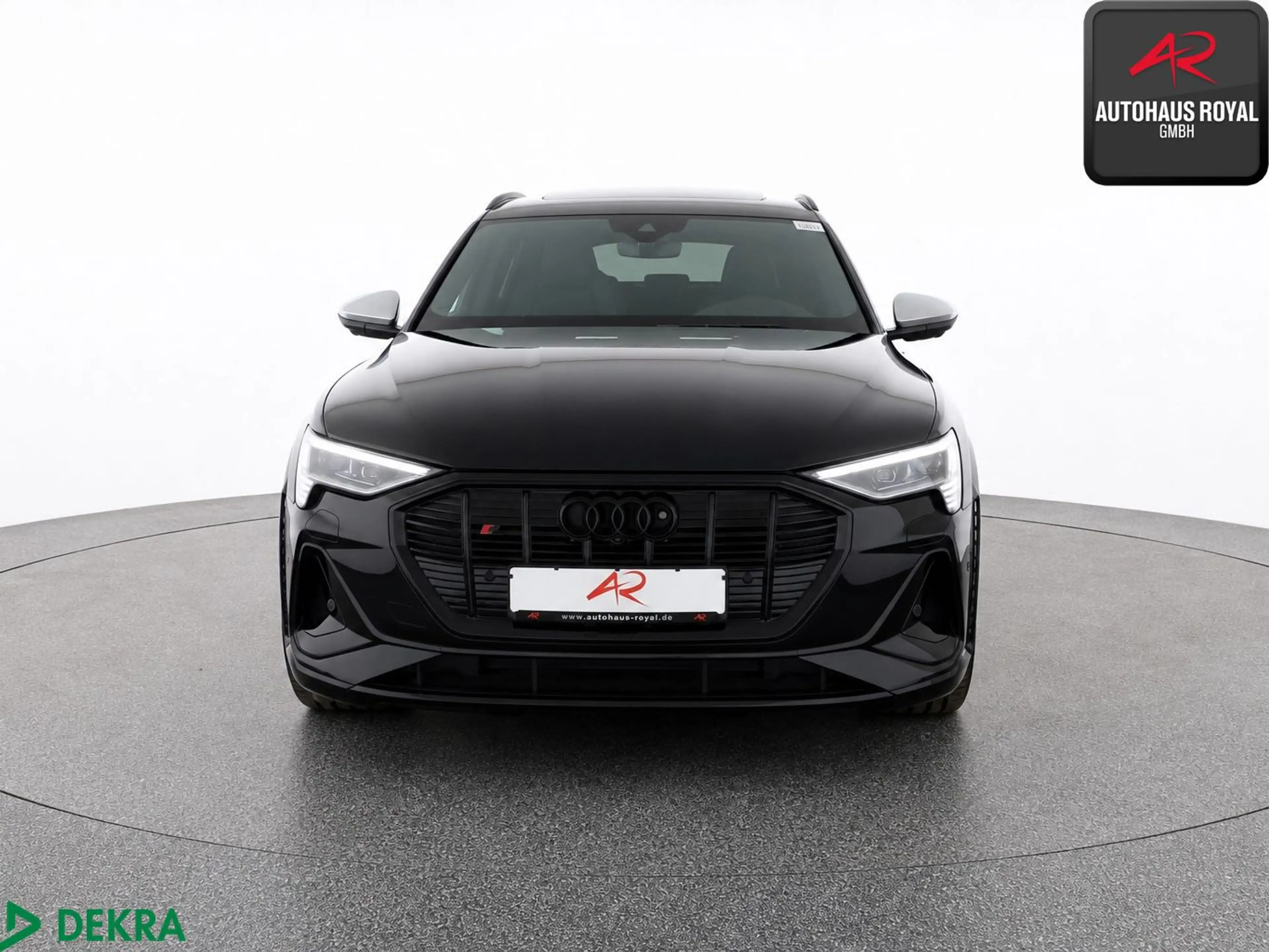 Audi e-tron S qu NACHTSICHT,S-SITZE,B+O,LUFT,360°,HUD — photo 8