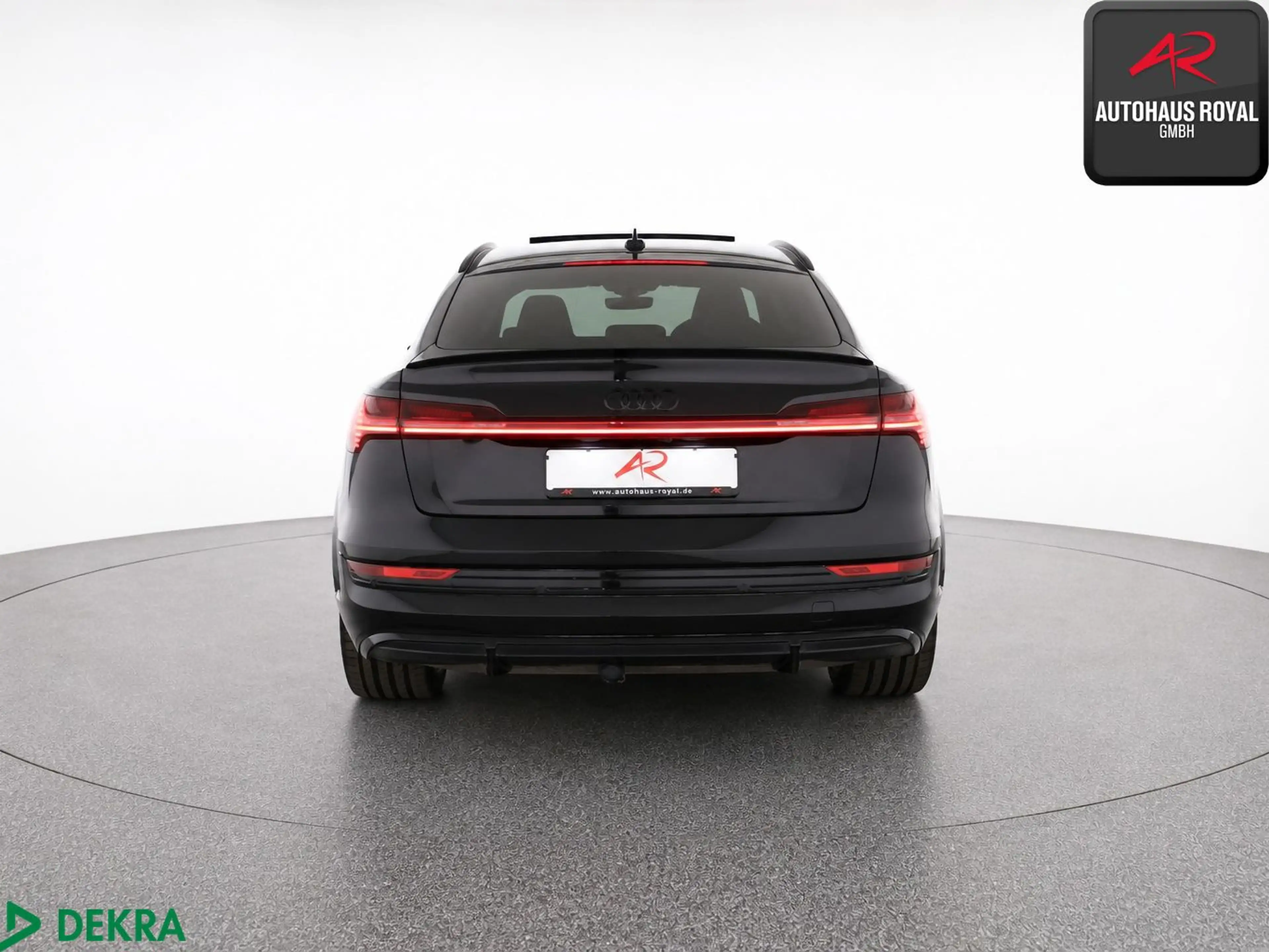 Audi e-tron S qu NACHTSICHT,S-SITZE,B+O,LUFT,360°,HUD — photo 4