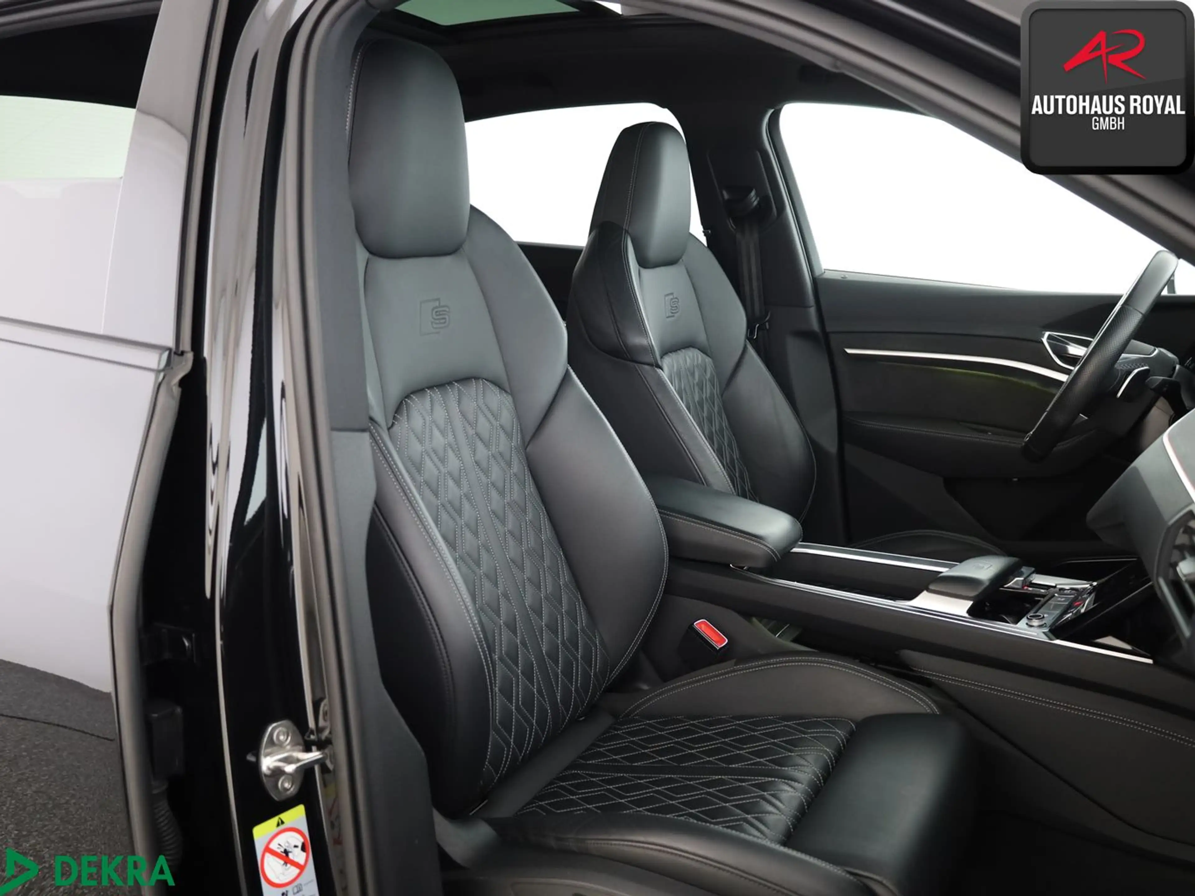 Audi e-tron S qu NACHTSICHT,S-SITZE,B+O,LUFT,360°,HUD — photo 11