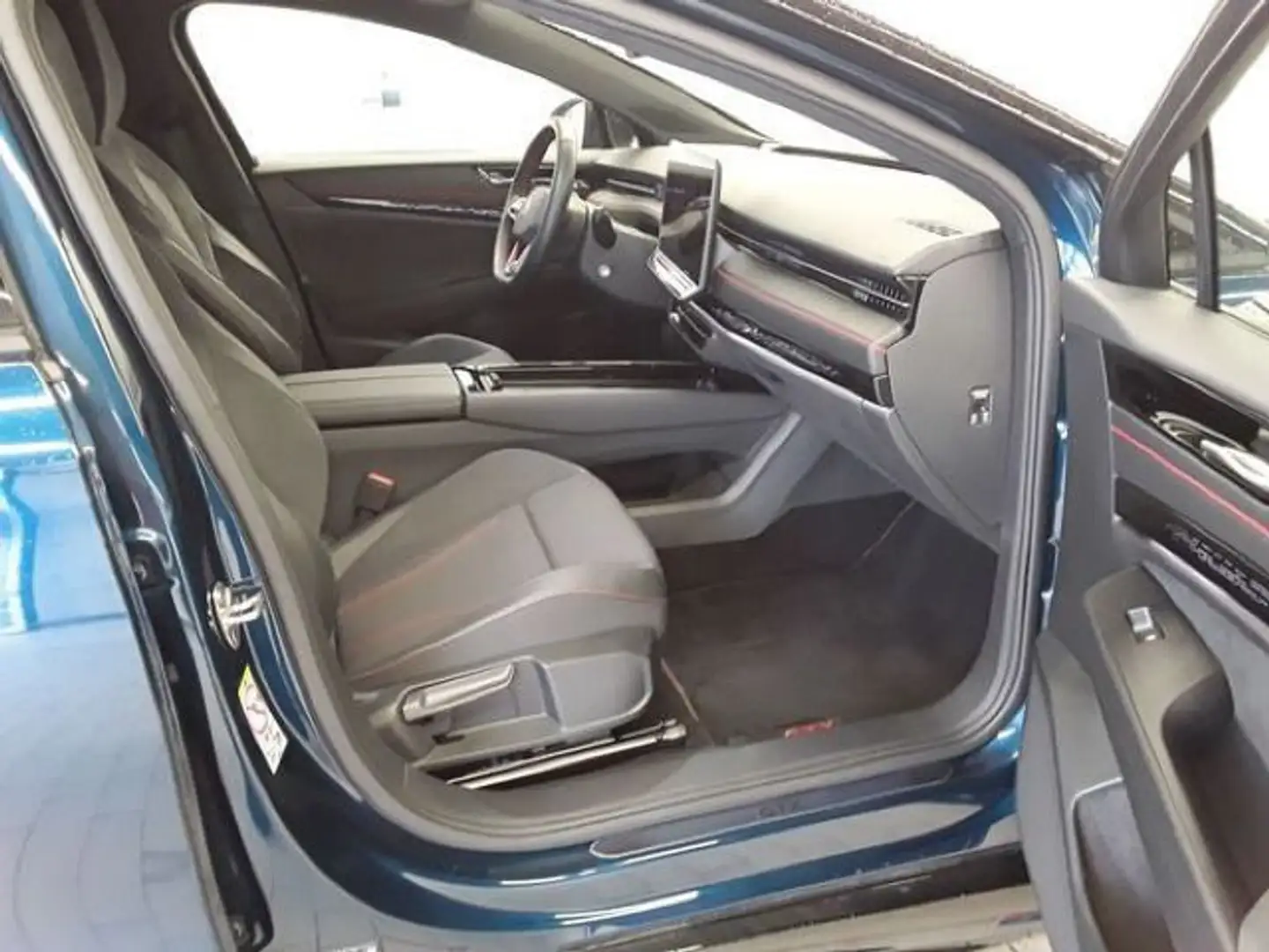 Volkswagen ID.7 Tourer GTX 4M AHK Wärmep 21Zoll Disc Pro Ma Blau - 2