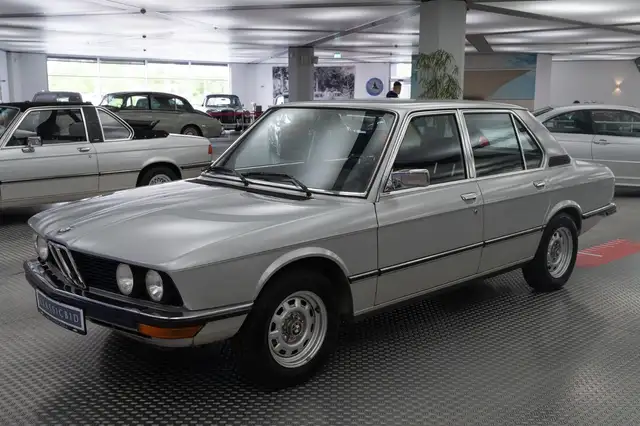 BMW 518