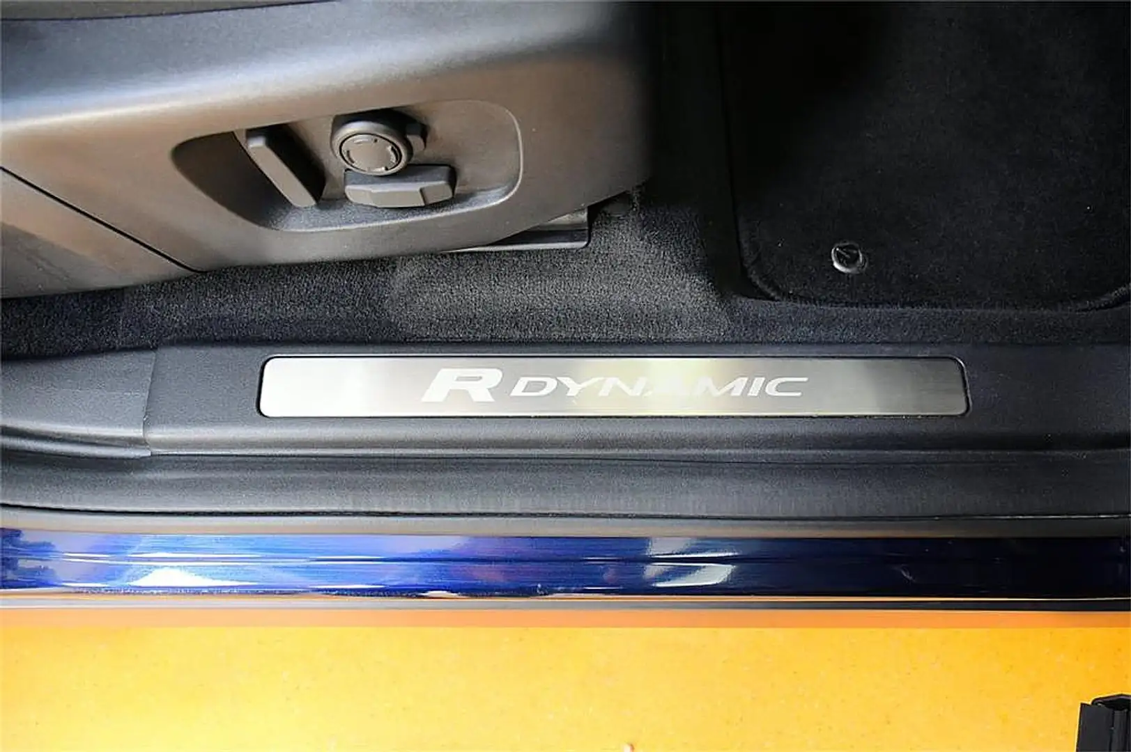 Land Rover Discovery Sport D200 4WD Aut. Blau - 2