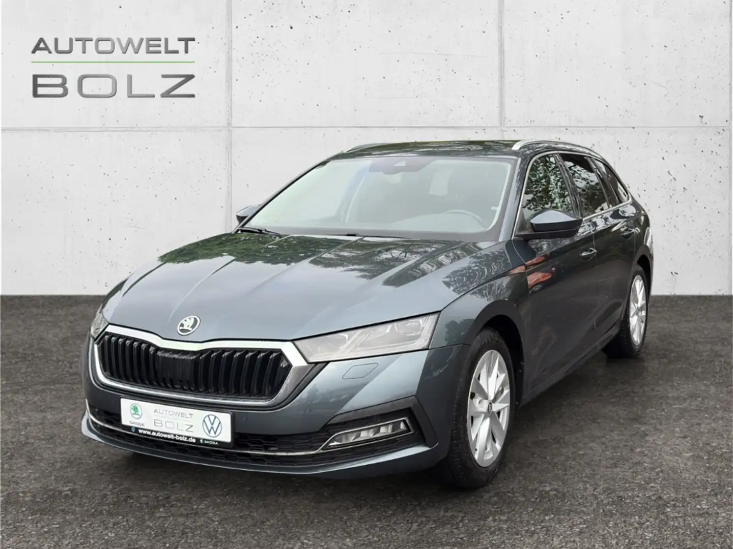 Skoda Octavia Combi First Edition 2.0 TDI AHK Navi DigiCock Memo Grau - 1