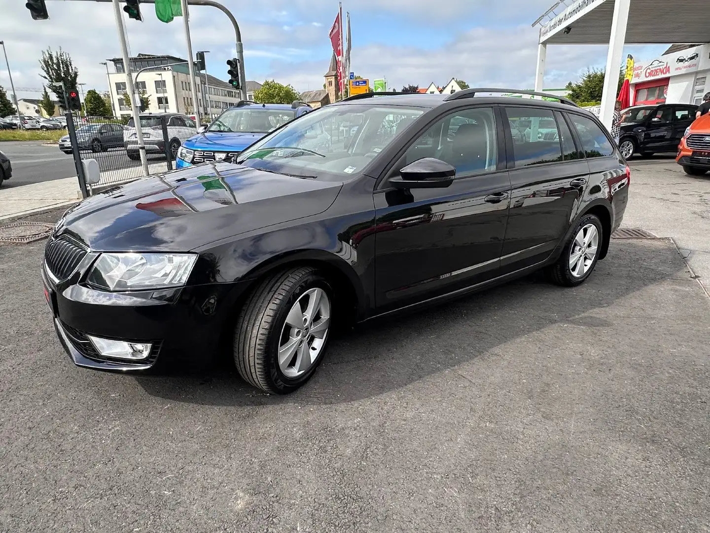 Skoda Octavia Combi Elegance *Automatik*PDC h*SHZ*AHK* Schwarz - 2