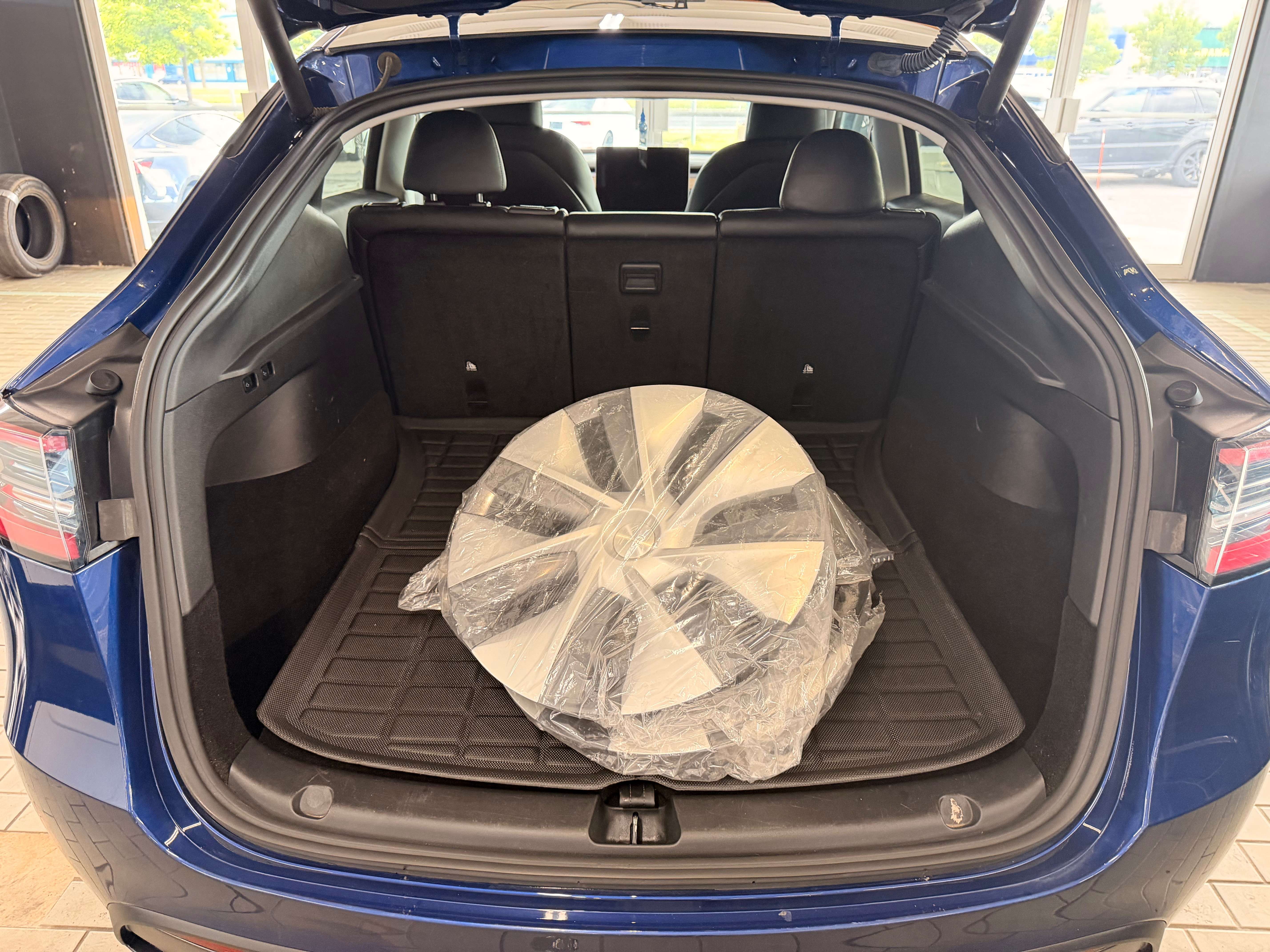 2023 Tesla Model Y Other/Don't Know - Image 15