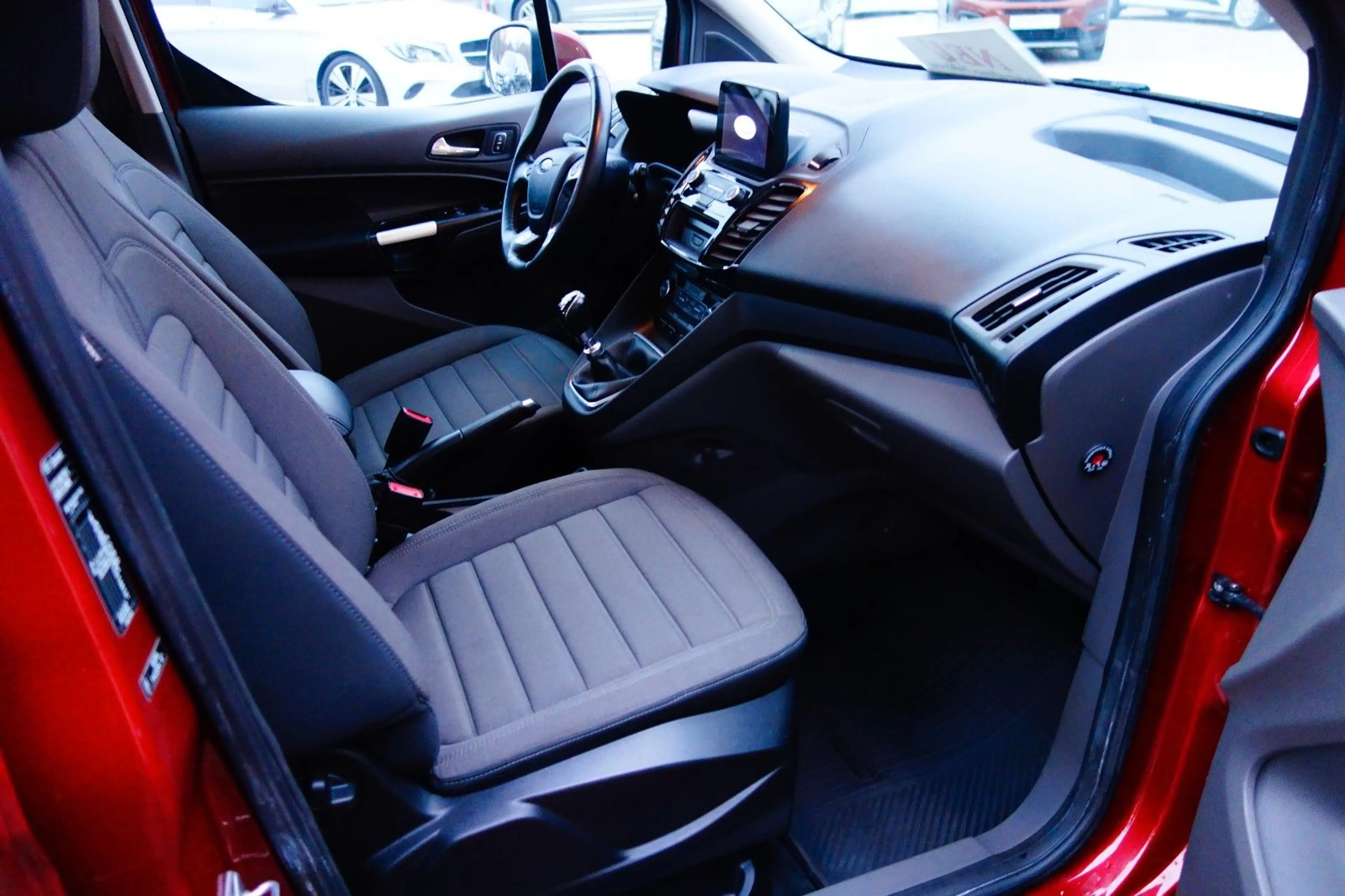 Ford Tourneo Connect Titanium S/S Navi,Pano,AHK — photo 14
