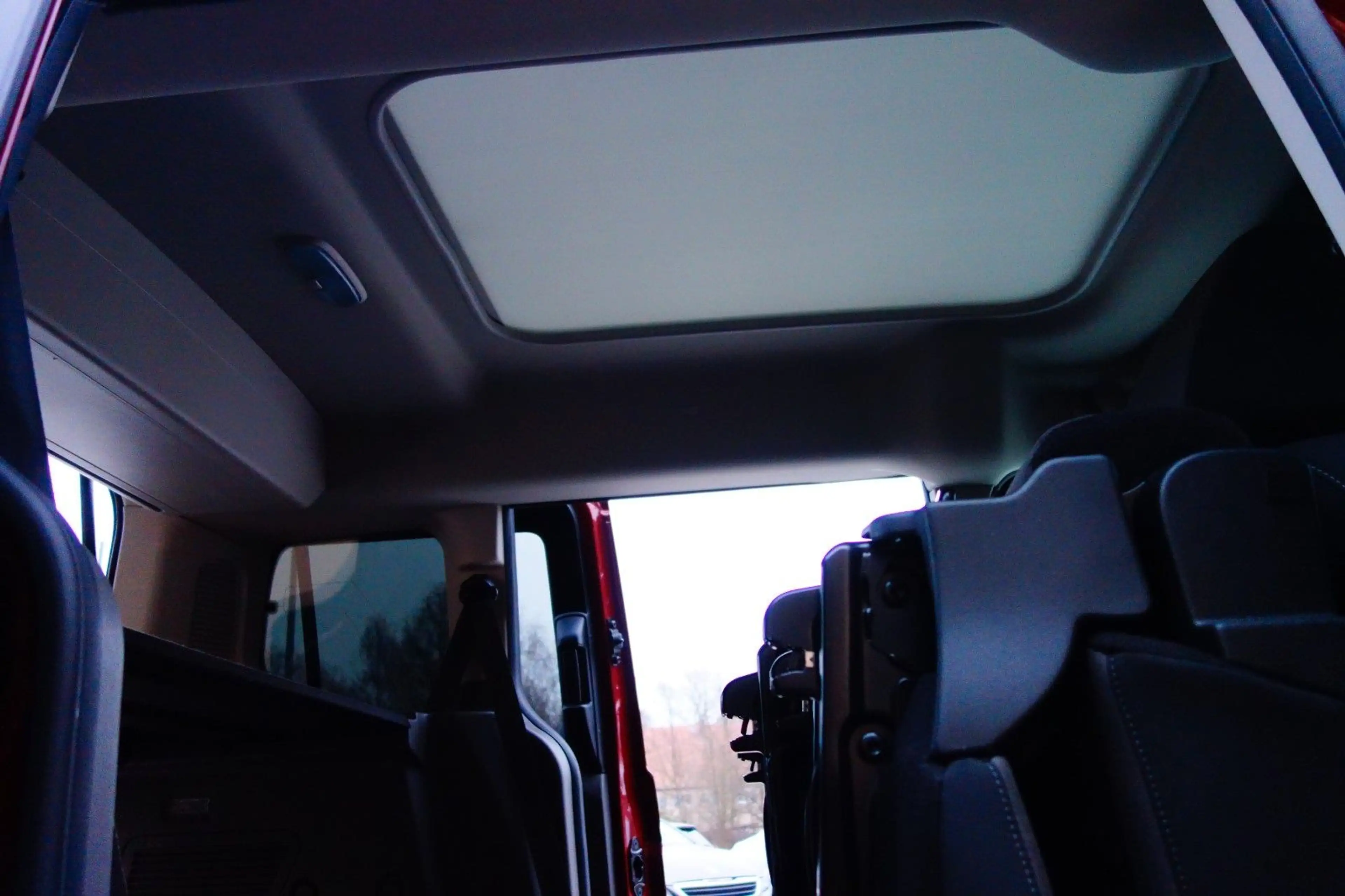 Ford Tourneo Connect Titanium S/S Navi,Pano,AHK — photo 11