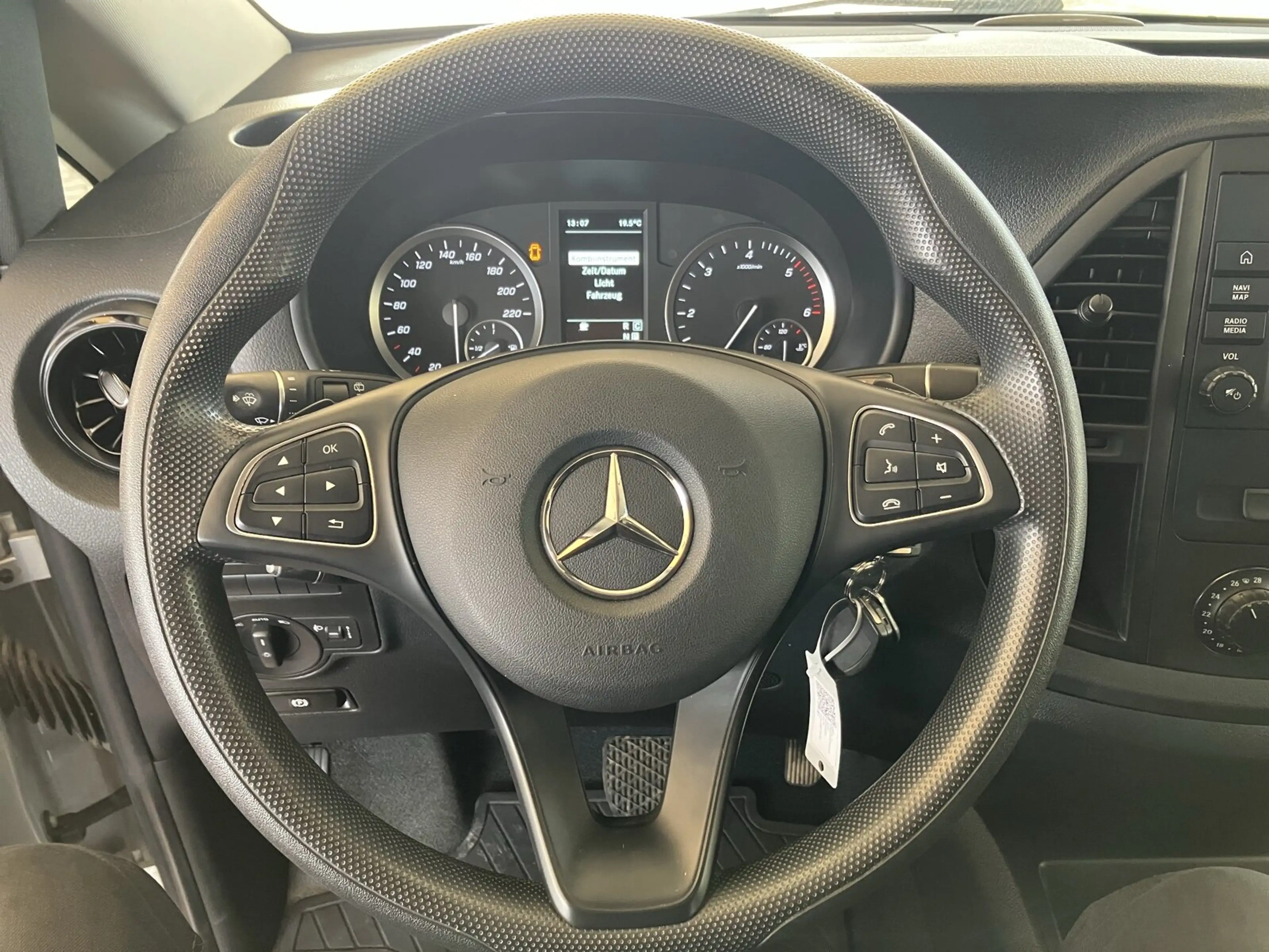 Mercedes-Benz Vito Mercedes Benz Vito 114 Tourer PRO L Automatik Navi Klima AHK — photo 13