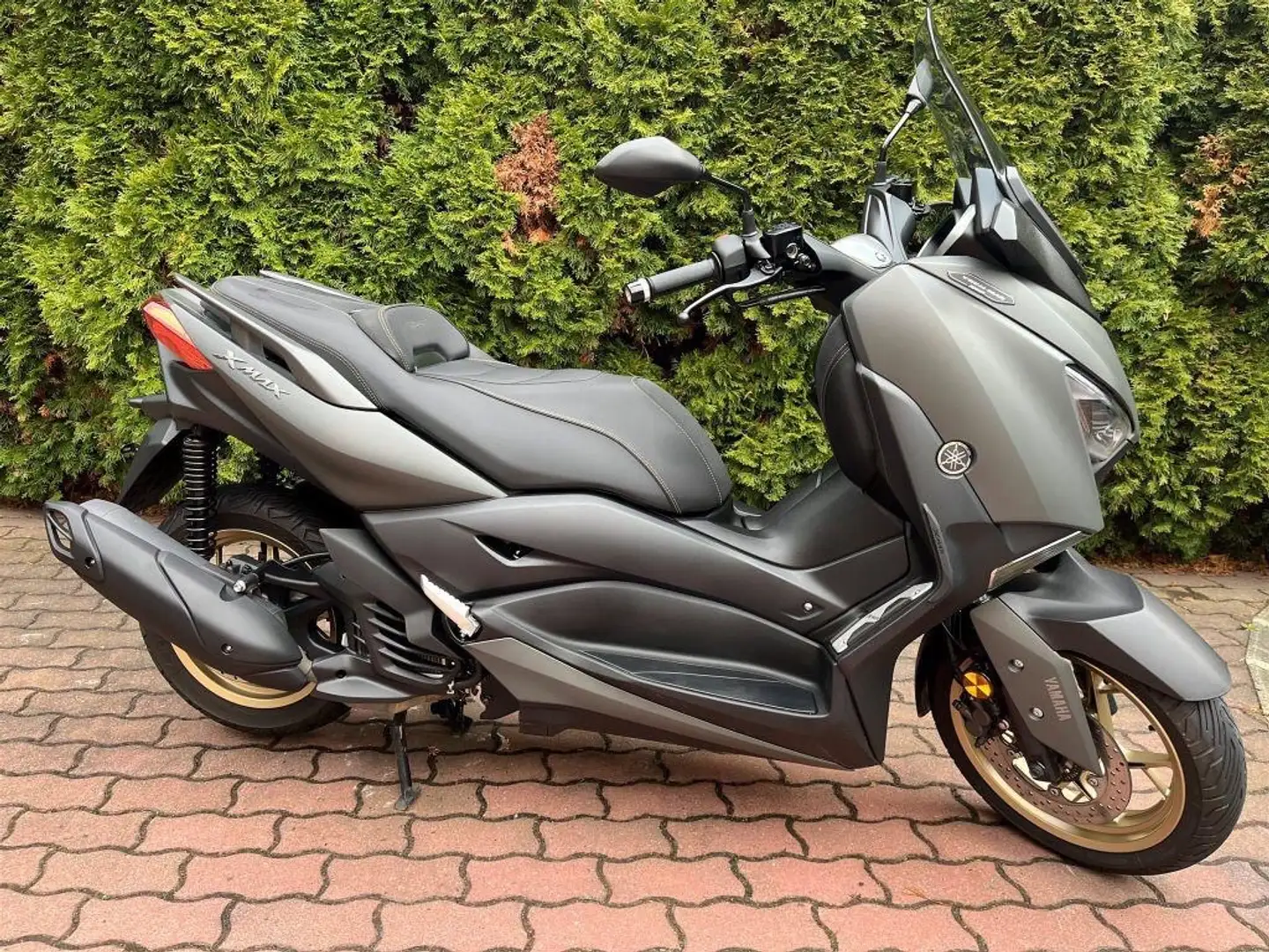 Yamaha X-Max 125 Сірий - 1