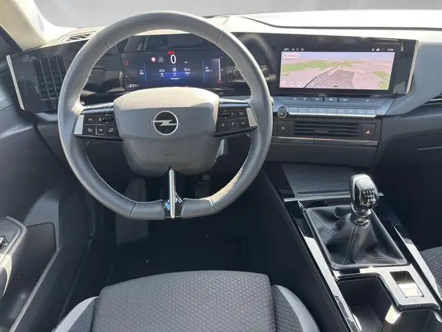 Opel Astra view 7