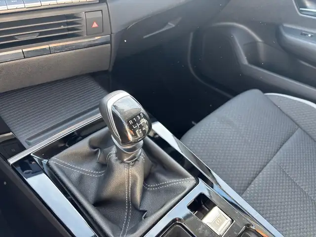 Opel Astra view 10
