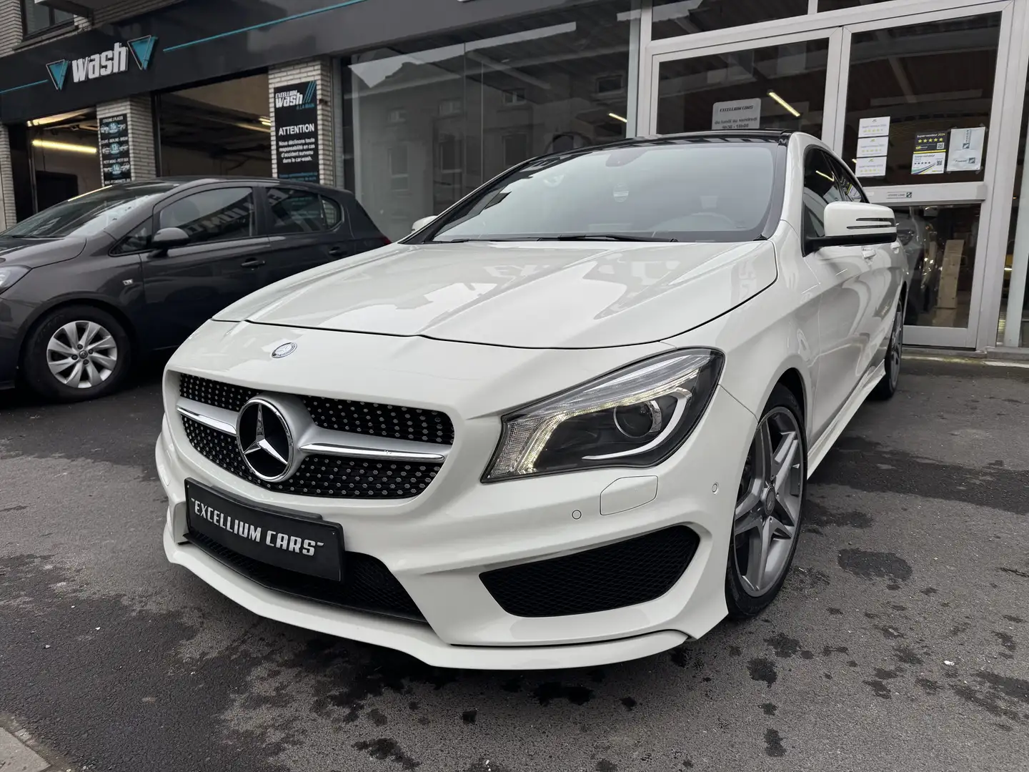 Mercedes-Benz CLA 200 CDI Pack Amg Toit Pano Gps Xénon Boite Auto Weiß - 1